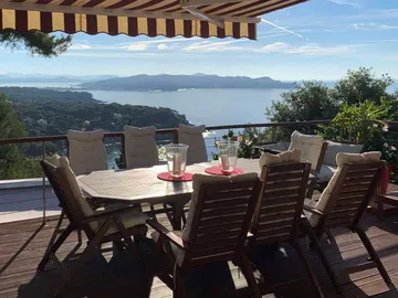 Terrace dining Toulon view