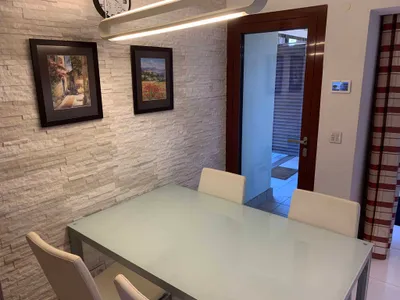 Large Apartment gallery image 3